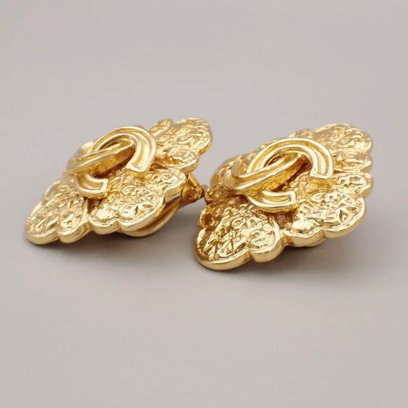 CHANEL CC Logo Button Earrings 95A Clip-On Diamond Shaped GHW Vintage 76YE687 - Picture 2 of 7